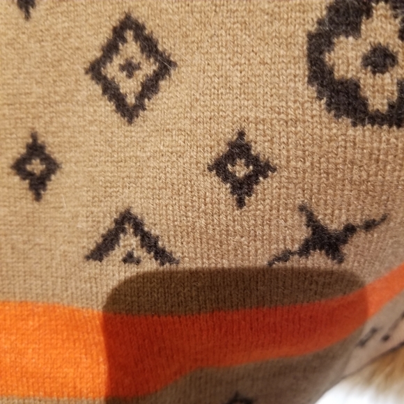 Mitchies Fur Pom 3 piece hat, scarf & gloves NWT - Picture 14 of 16